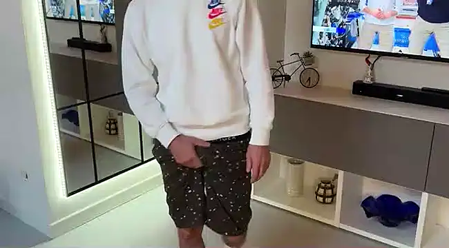 Snapshot of JOREDDs chatting on 03.16.25 JOREDDs online show from 03.16.25