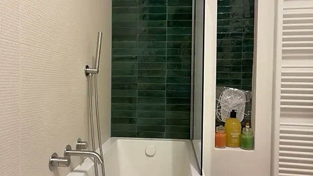 Snapshot of JOREDDs chatting on 02.18.26 JOREDDs online show from 02.18.26