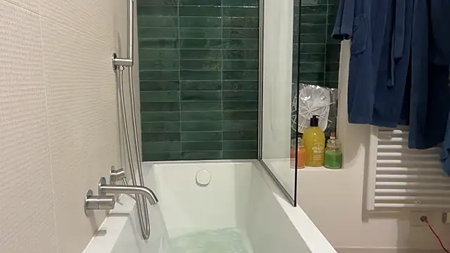 Snapshot of JOREDDs chatting on 02.21.26 JOREDDs online show from 02.21.26