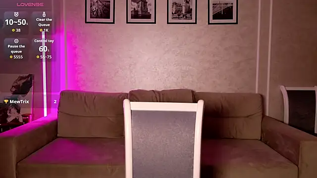 Snapshot of _moon_girl_18 chatting on 03.01.26 moon girl 18 online show from 03.01.26