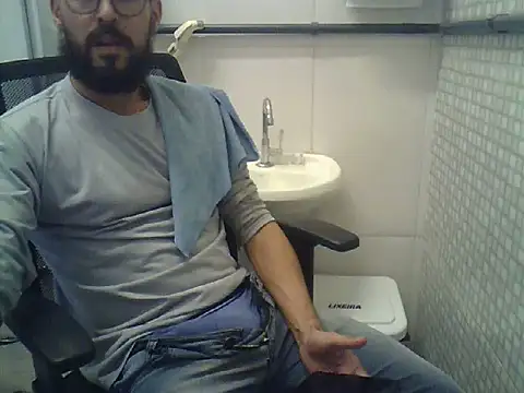Snapshot of pdasgyn chatting on 05.27.26 pdasgyn online show from 05.27.26