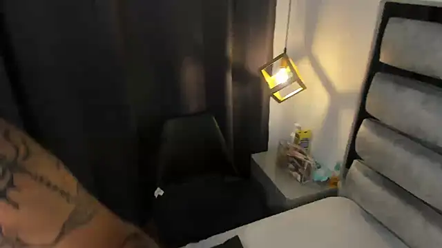 valery and Dani  online show from 11.22.25