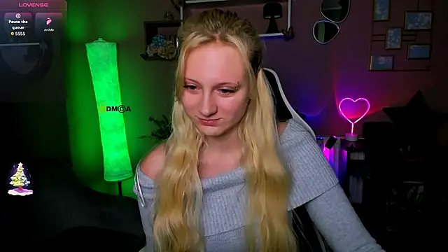 Snapshot of madam_uliis chatting on 12.01.25 madam uliis online show from 12.01.25