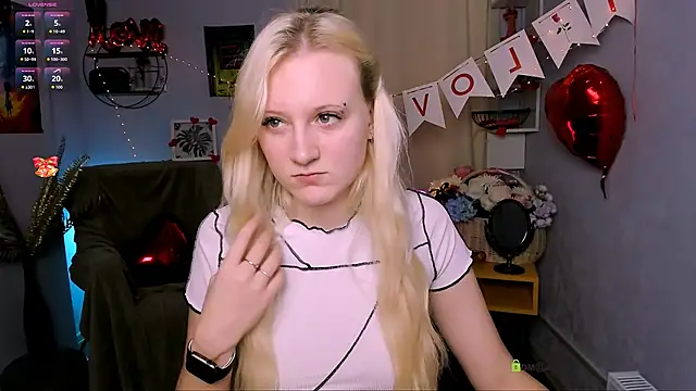 Snapshot of madam_uliis chatting on 02.16.26 madam uliis online show from 02.16.26