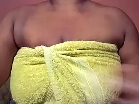 Snapshot of sexyamanda_ chatting on 02.04.25 sexyamanda  online show from 02.04.25