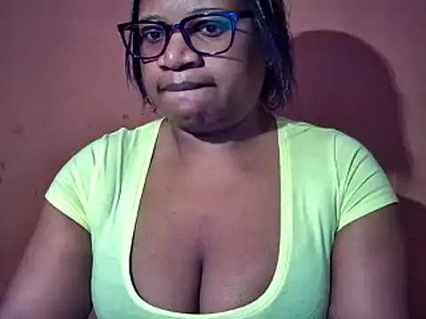 Snapshot of sexyamanda_ chatting on 09.30.25 sexyamanda  online show from 09.30.25