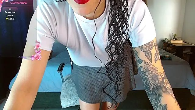 mia velvet1 online show from 10.02.25