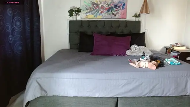 mia velvet1 online show from 10.09.25