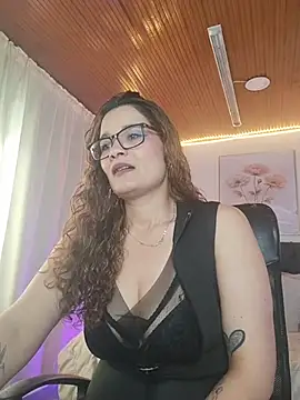 Snapshot of Rose_Thompson1 chatting on 06.29.26 Rose Thompson1 online show from 06.29.26