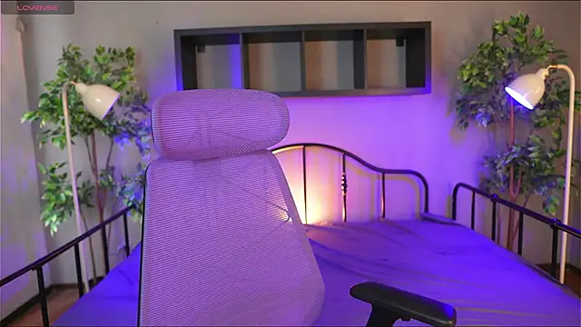 Snapshot of Miyuki_wolf chatting on 09.13.25 Miyuki wolf online show from 09.13.25