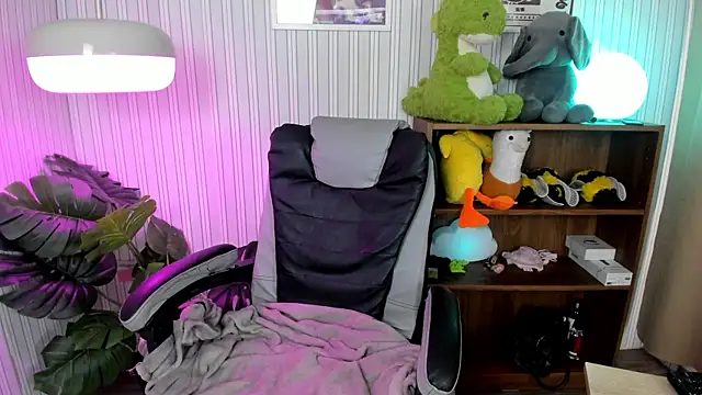 Snapshot of Miyuki_wolf chatting on 10.16.25 Miyuki wolf online show from 10.16.25