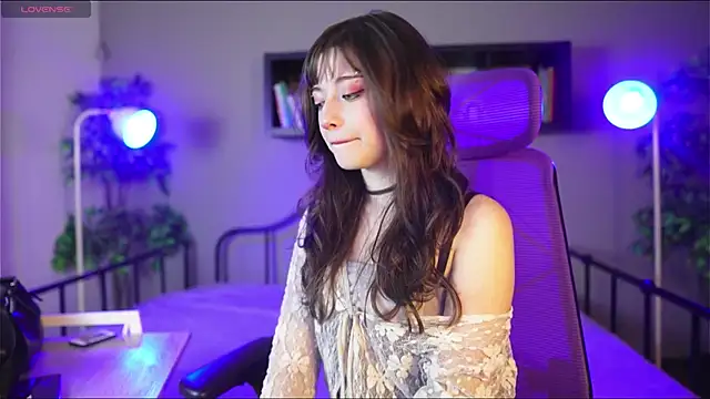 Snapshot of Miyuki_wolf chatting on 11.18.25 Miyuki wolf online show from 11.18.25