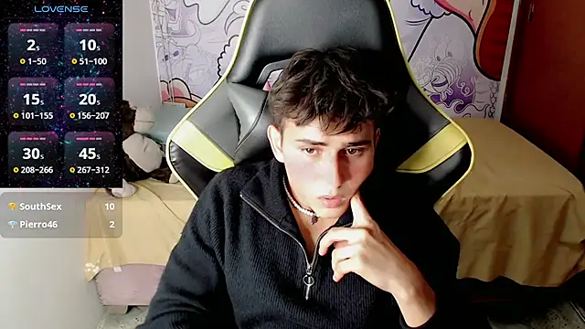 Snapshot of Thomass_shelbyy chatting on 03.19.25 Thomass shelbyy online show from 03.19.25