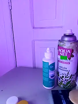 Snapshot of LoganPeny chatting on 03.23.25 LoganPeny online show from 03.23.25