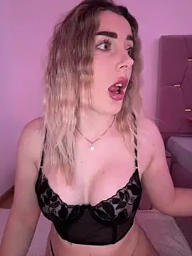 Snapshot of -IrisDiamond- chatting on 03.11.26 -IrisDiamond- online show from 03.11.26