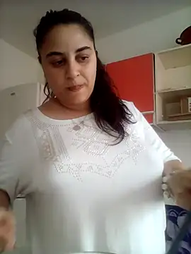 Snapshot of Veramaia chatting on 07.08.26 Veramaia online show from 07.08.26
