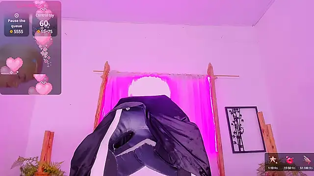 Snapshot of Brithanycullen chatting on 03.18.25 Brithanycullen online show from 03.18.25