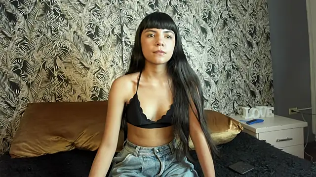 kitty-kryss online show from 03.12.25