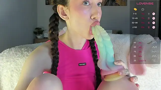 Say luna online show from 03.18.25