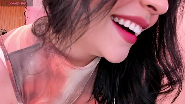 eva sainnt online show from 10.15.25