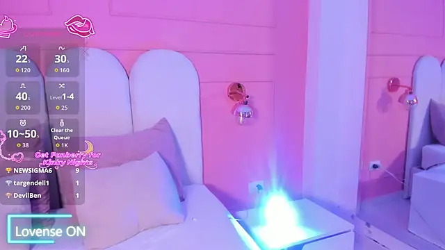 Snapshot of eva_sainnt chatting on 12.21.25 eva sainnt online show from 12.21.25