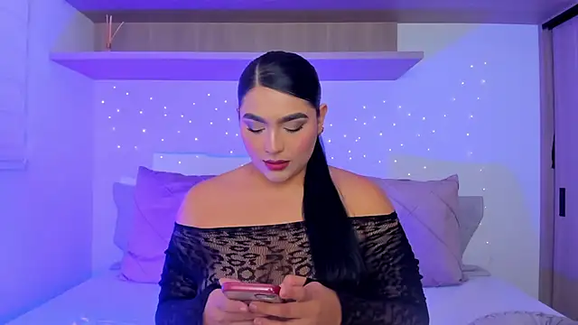 eva sainnt online show from 04.30.26