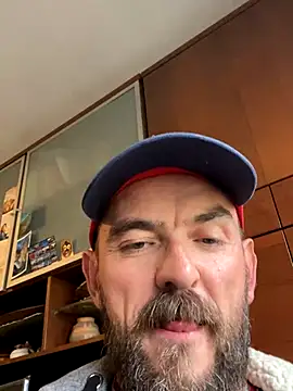 Snapshot of Rimmingtop chatting on 10.19.25 Rimmingtop online show from 10.19.25