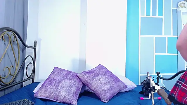 camilleturner1 online show from 10.11.25