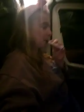 Snapshot of Amesthyst_destiny chatting on 10.03.25 Amesthyst destiny online show from 10.03.25