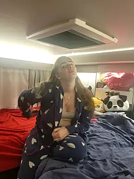 Snapshot of Amesthyst_destiny chatting on 10.17.25 Amesthyst destiny online show from 10.17.25