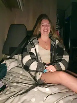 Snapshot of Amesthyst_destiny chatting on 10.25.25 Amesthyst destiny online show from 10.25.25