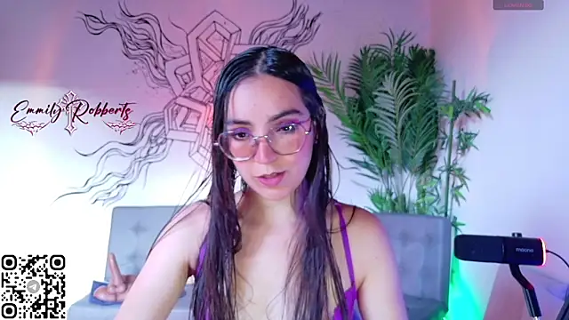 Snapshot of Emmi_Roberts chatting on 05.30.26 Emmi Roberts online show from 05.30.26
