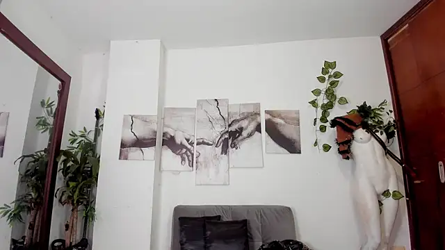 Giotrashy online show from 10.18.25