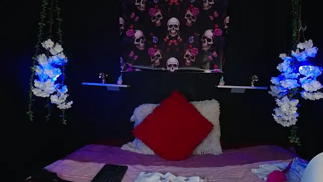 Hairydoll  online show from 10.19.25