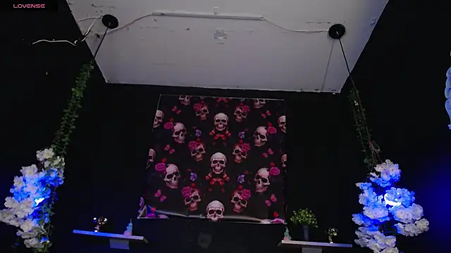 Hairydoll  online show from 10.24.25