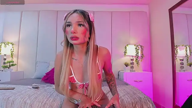 Snapshot of princesssammy2 chatting on 09.11.25 princesssammy2 online show from 09.11.25