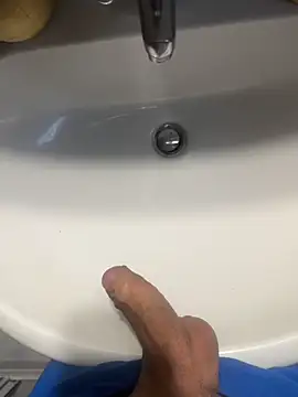 Snapshot of impaolo20 chatting on 12.18.25 impaolo20 online show from 12.18.25