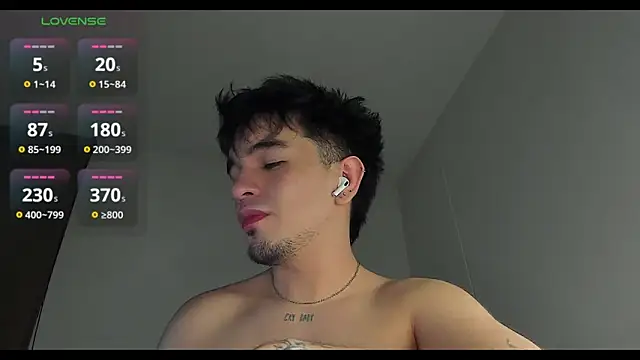 Snapshot of cmzo_ chatting on 02.19.26 cmzo online show from 02.19.26