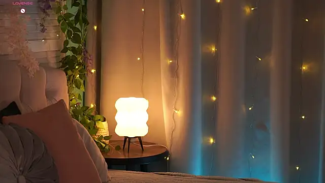 Snapshot of EvaMossi chatting on 03.03.26 EvaMossi online show from 03.03.26