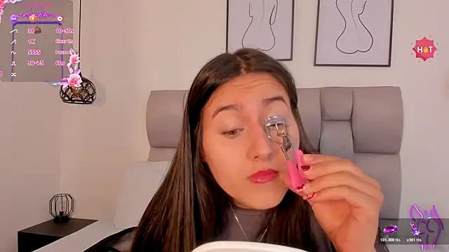 Hanna Evans   online show from 11.23.25