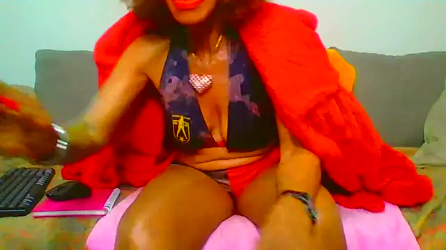 ModelZoee online show from 07.04.26