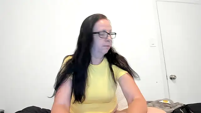 Snapshot of peachgoddess chatting on 05.18.26 peachgoddess online show from 05.18.26