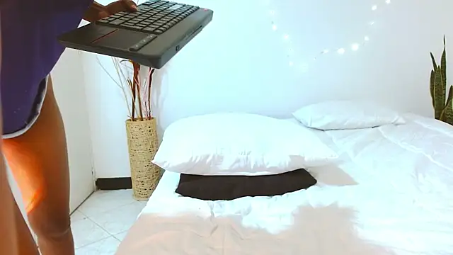 YuliethPetite online show from 03.19.25