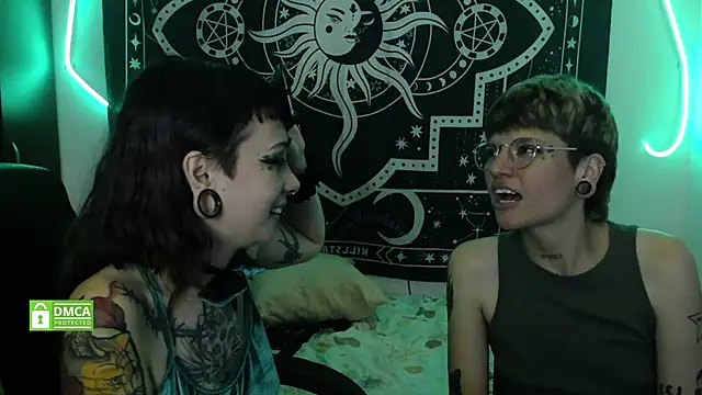 lovelockedlips online show from 03.18.25