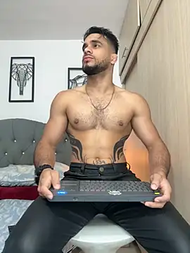 Snapshot of Maximiliano_ford chatting on 09.21.25 Maximiliano ford online show from 09.21.25