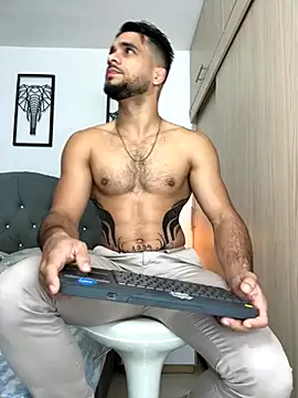 Snapshot of Maximiliano_ford chatting on 09.26.25 Maximiliano ford online show from 09.26.25