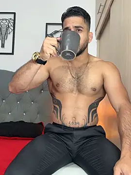 Snapshot of Maximiliano_ford chatting on 10.08.25 Maximiliano ford online show from 10.08.25