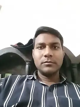 Snapshot of vikesh05 chatting on 11.28.25 vikesh05 online show from 11.28.25