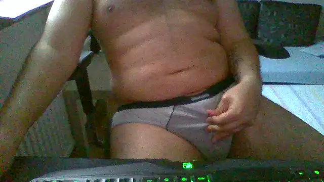 Snapshot of Alexalex_98 chatting on 10.13.25 Alexalex 98 online show from 10.13.25