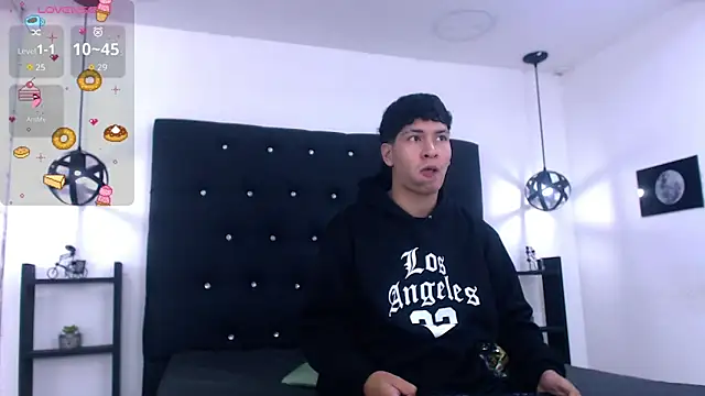 Jhojan twink online show from 11.25.25